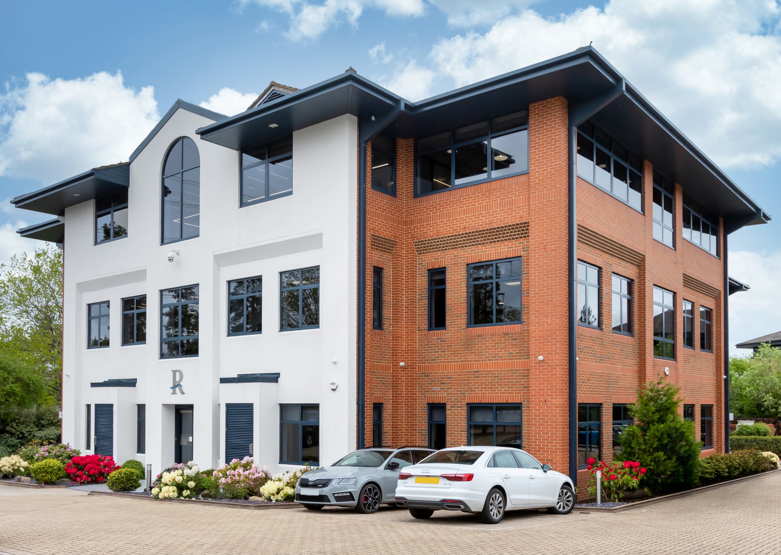RoyaleLife's external workplace